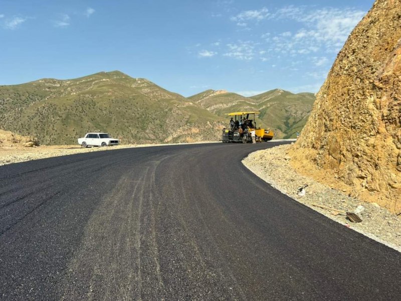 Մեկնարկել են Լծեն-Տաթև ավտոճանապարհի ասֆալտապատման աշխատանքները. ֆոտոշարք