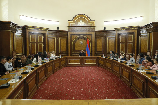 Վարչապետը հյուրընկալել է Սյունիքի մարզի մի խումբ դպրոցականների