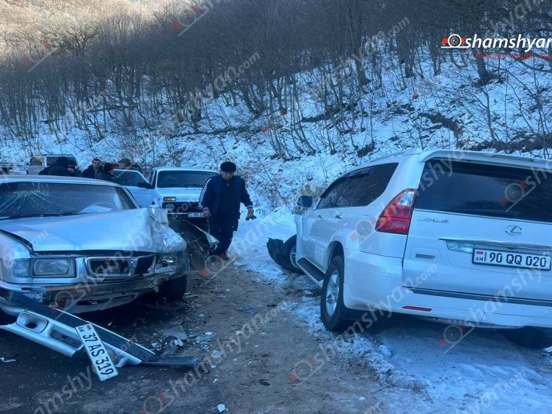 Սյունիքում բախվել են Lexus-ն ու GAZ 3110-ը, կան վիրավորներ. ՖՈՏՈՌԵՊՈՐՏԱԺ