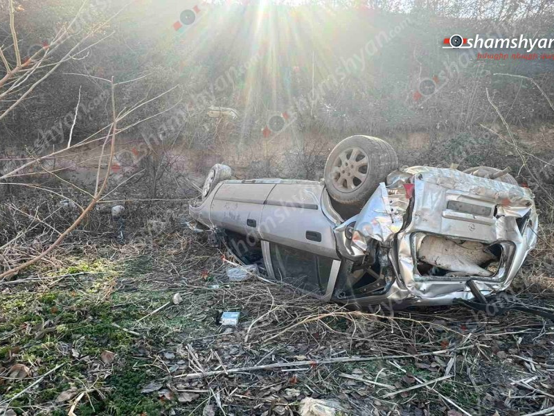 Խոշոր ավտովթար` Սյունիքի մարզում. 45-ամյա վարորդը Opel-ով դուրս է եկել երթևեկելի գոտուց, գլխիվայր հայտնվել դաշտում. կան վիրավորներ. ՖՈՏՈՌԵՊՈՐՏԱԺ