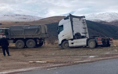 Փրկարարներն Աղվանի-Տաթև ճանապարհին արգելափակումից դուրս են բերել բեռնատարը