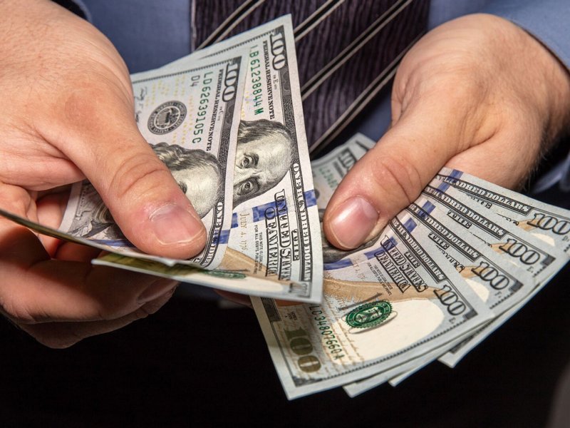 44 ամյա սյունեցին բանկում փորձել է կեղծ դոլարներ իրացնել