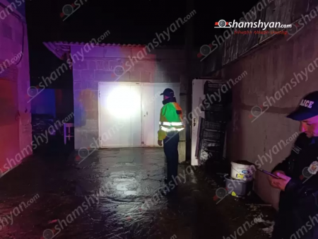 Սպանություն՝ Սյունիքի մարզում․ դանակի բազմաթիվ հարվածներով հիվանդանոց տեղափոխված 69-ամյա տղամարդը գիտակցության չգալով մահացել է․ պարեկները հայտնաբերել են դեպքի վայրն ու սահմանազատել տարածքը․ ՖՈՏՈՌԵՊՈՐՏԱԺ