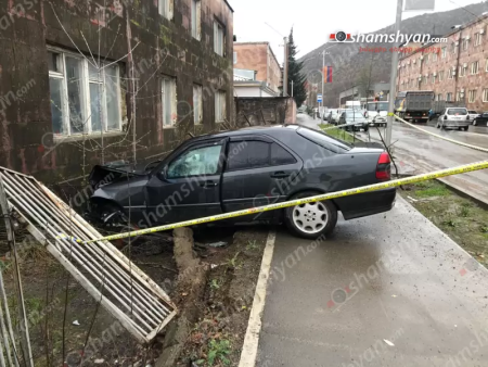 Կապանում բախվել են «Mercedes»-ն ու «Toyota»-ն. կա վիրավոր